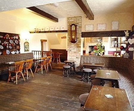 The Oddfellows Arms Sherburn in Elmet Bagian luar foto